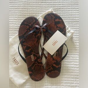 NWT Tkees x Madewell python sandals